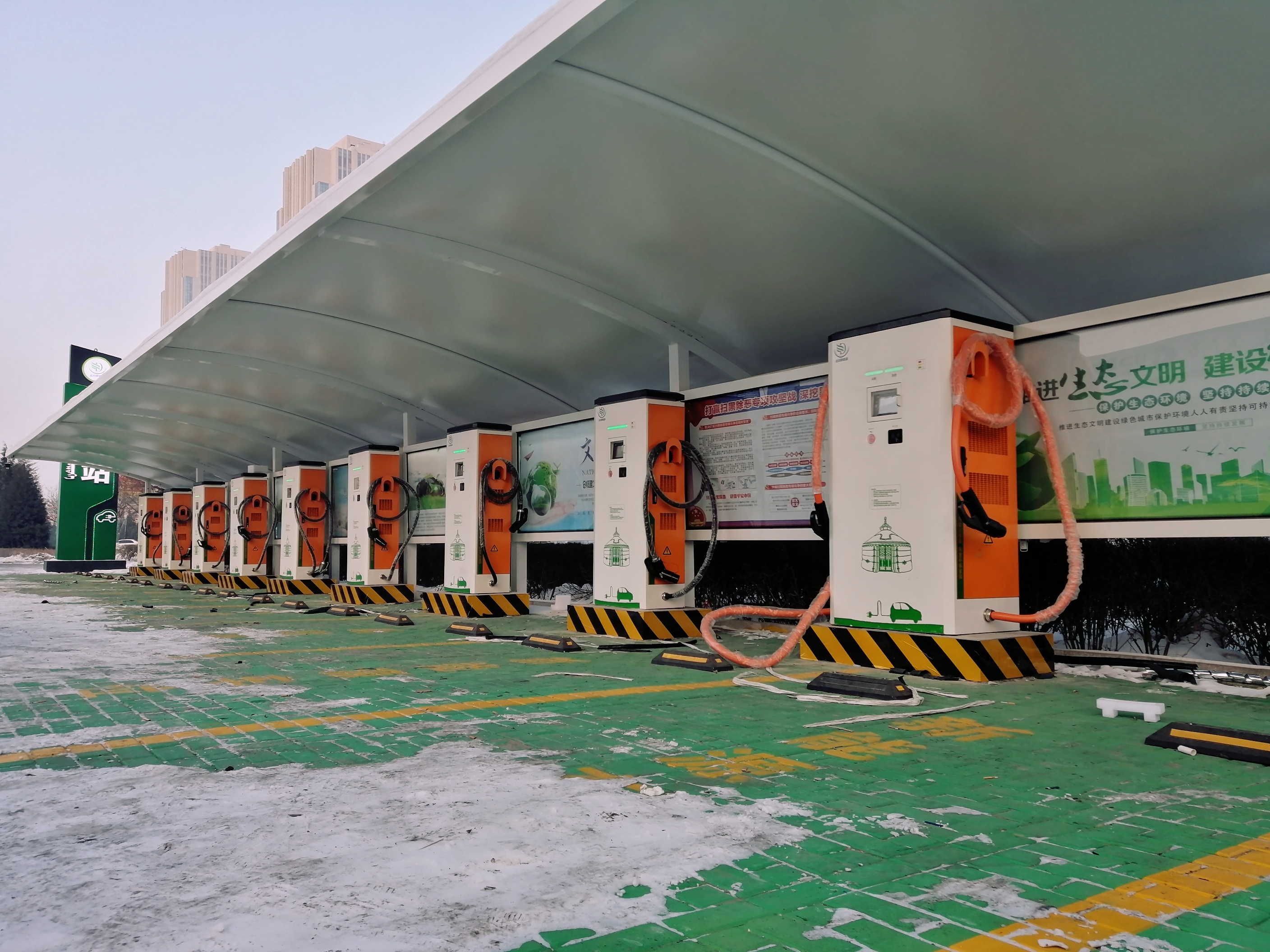 2025新澳门原料免费宝典