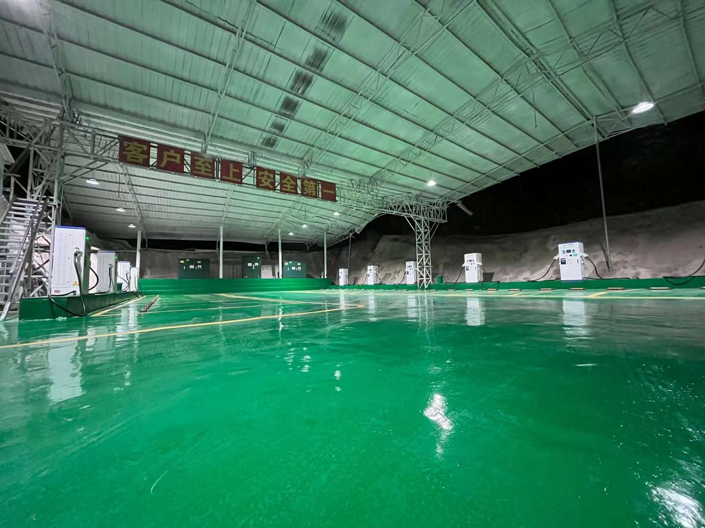 2025新澳门原料免费宝典