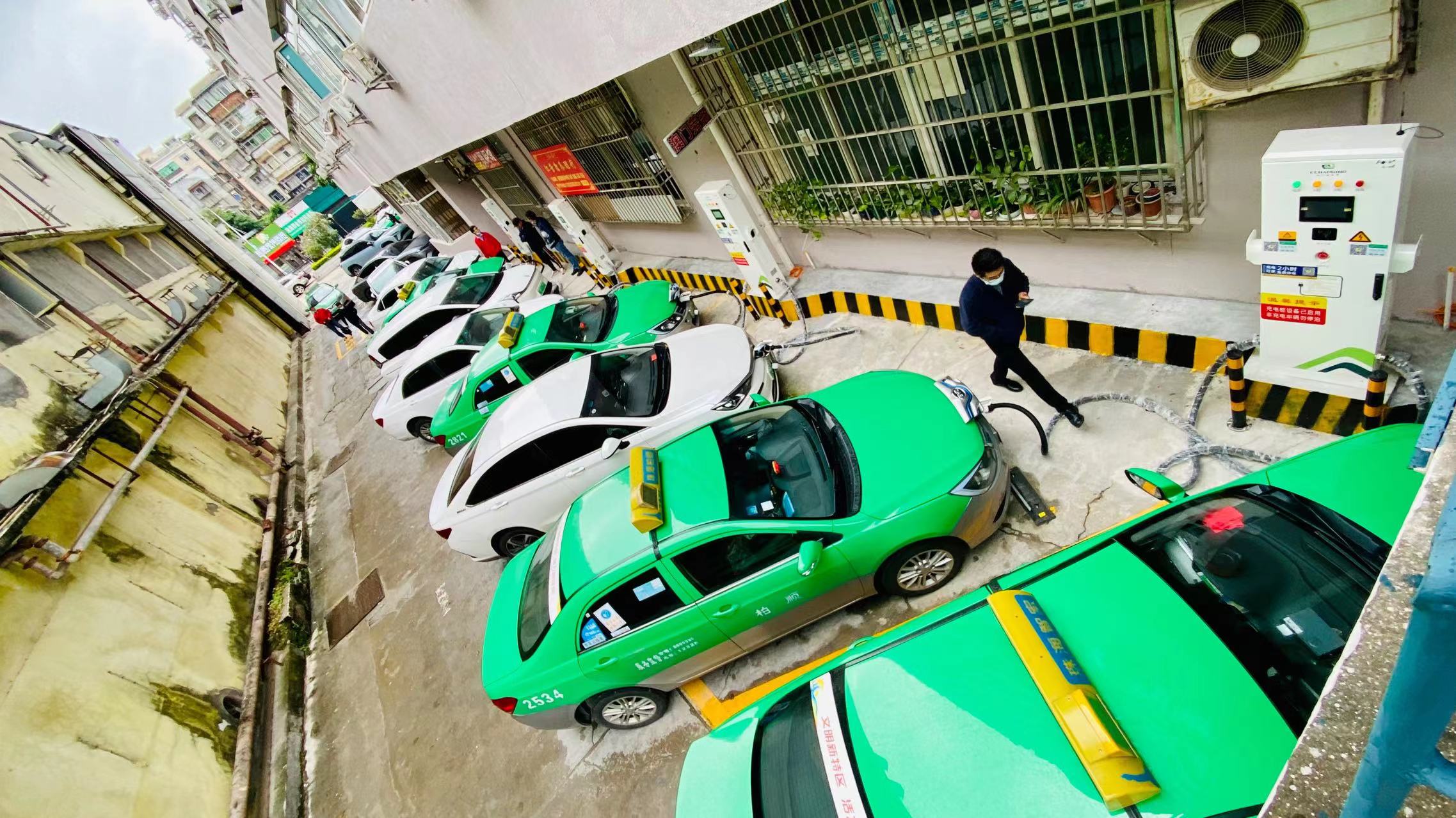 2025新澳门原料免费宝典