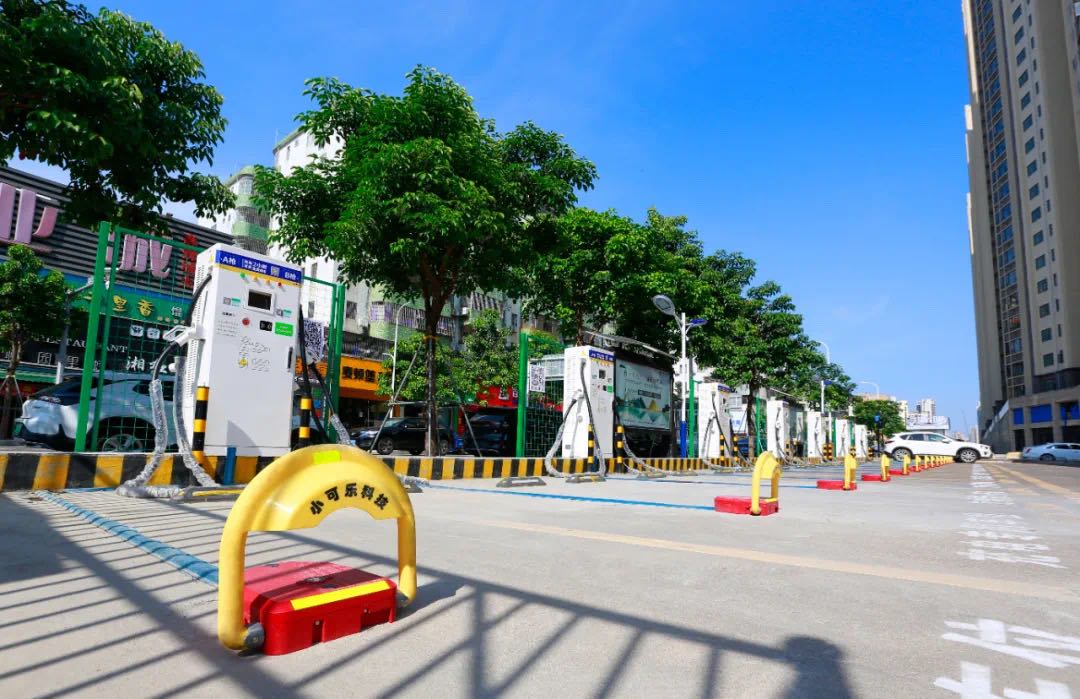 2025新澳门原料免费宝典