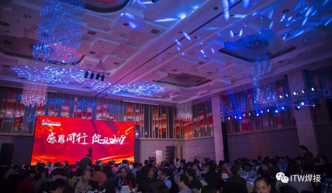 2025新澳门原料免费宝典