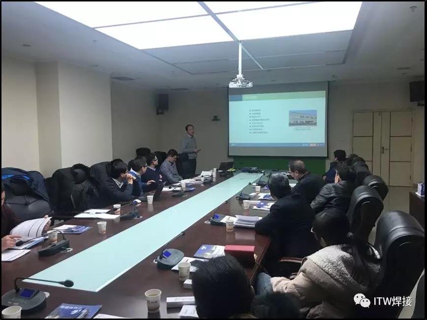 2025新澳门原料免费宝典