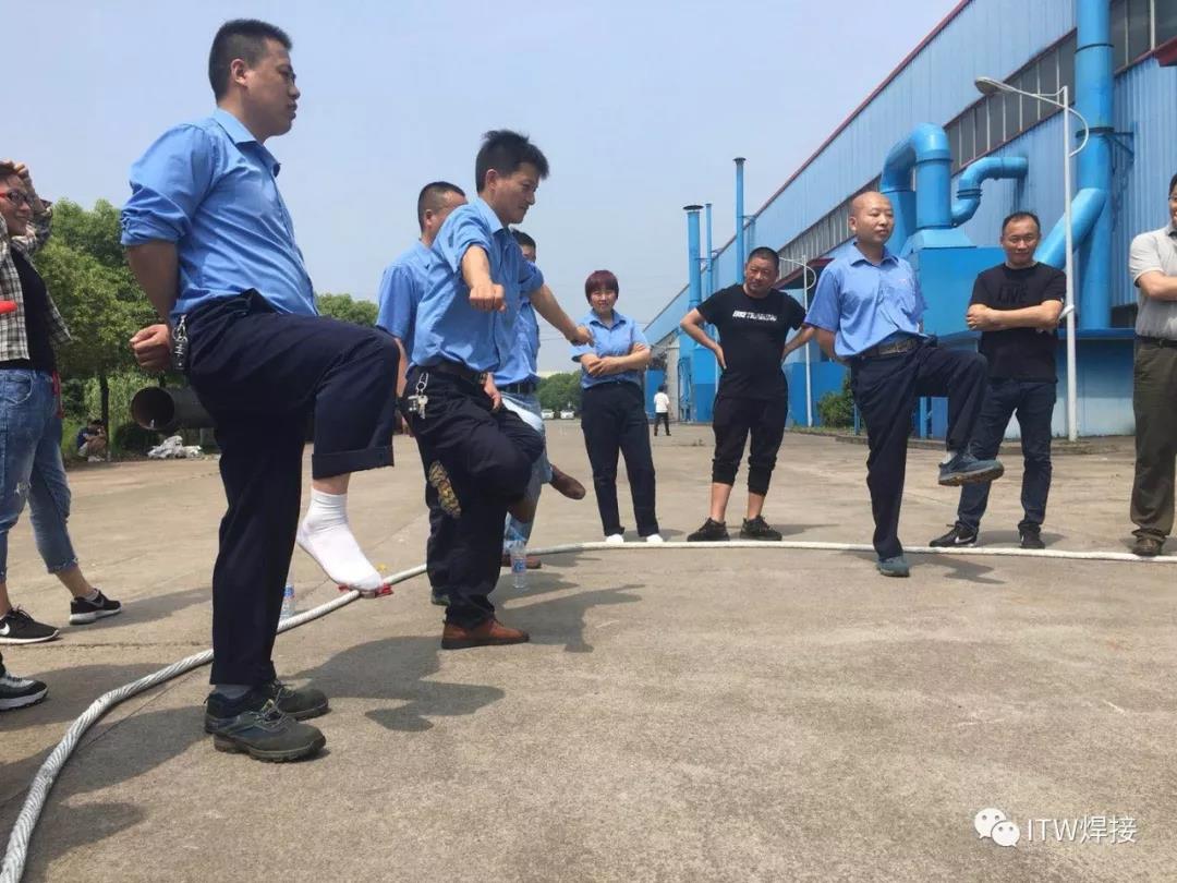 2025新澳门原料免费宝典