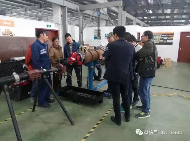 2025新澳门原料免费宝典