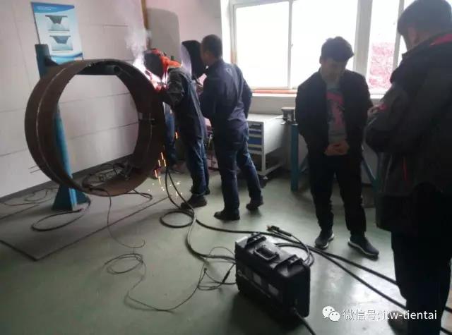 2025新澳门原料免费宝典