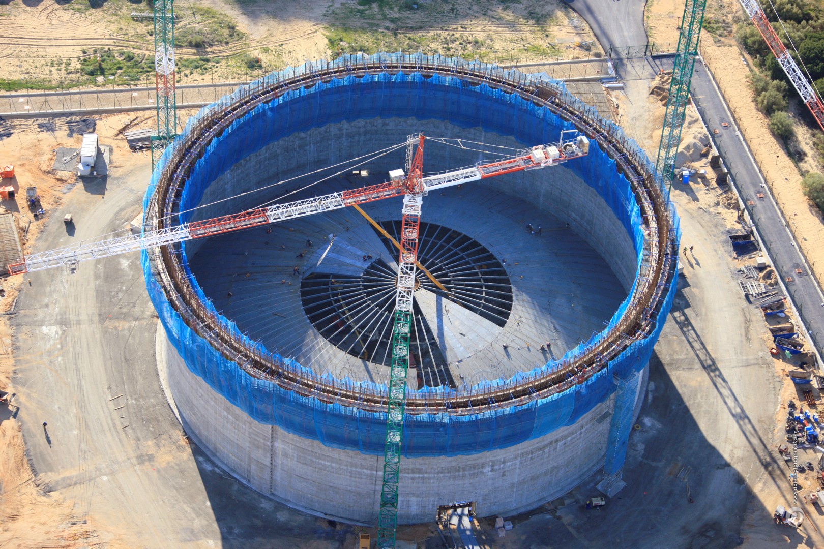 2025新澳门原料免费宝典