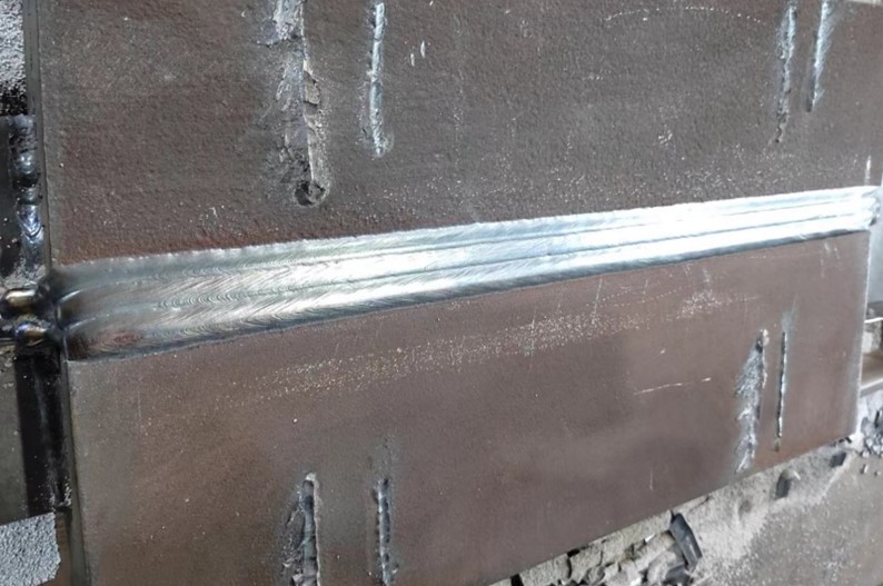 2025新澳门原料免费宝典